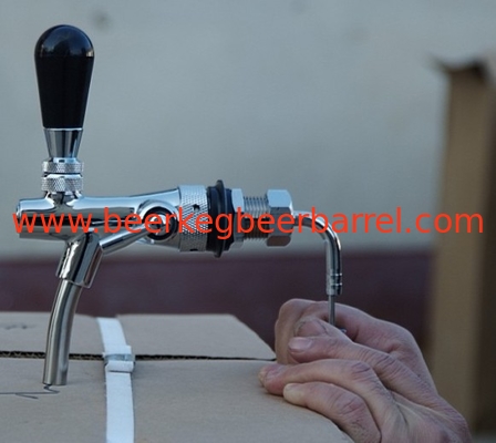 Grifo de la cerveza del golpecito de la cerveza usado en el refrigerador del barrilete del kegerator, torre de la cerveza del hotel de la barra