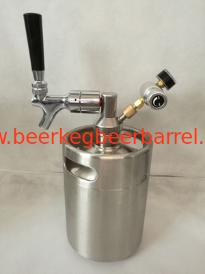 Uso y mini gruñidor material de acero 5L de la cerveza del barrilete, con el golpecito, acoplador, regulador en el top